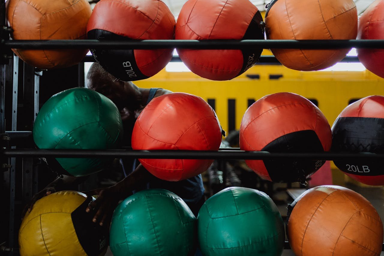 You are currently viewing Medicine Balls at Home: The Underrated Power Tool for Full-Body Strength