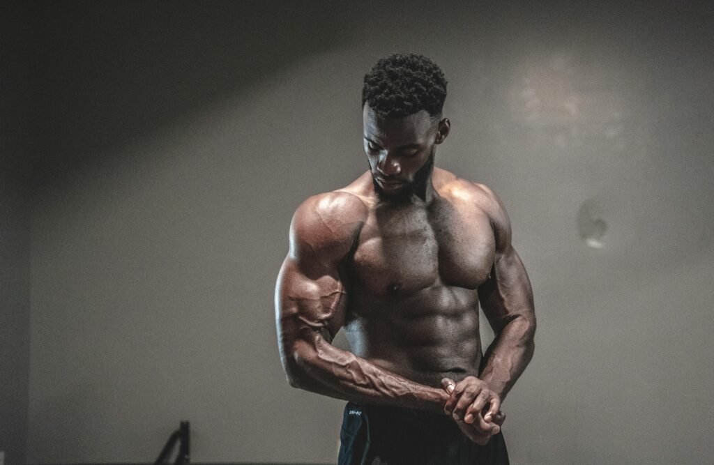 Bulk vs cutting: man posing