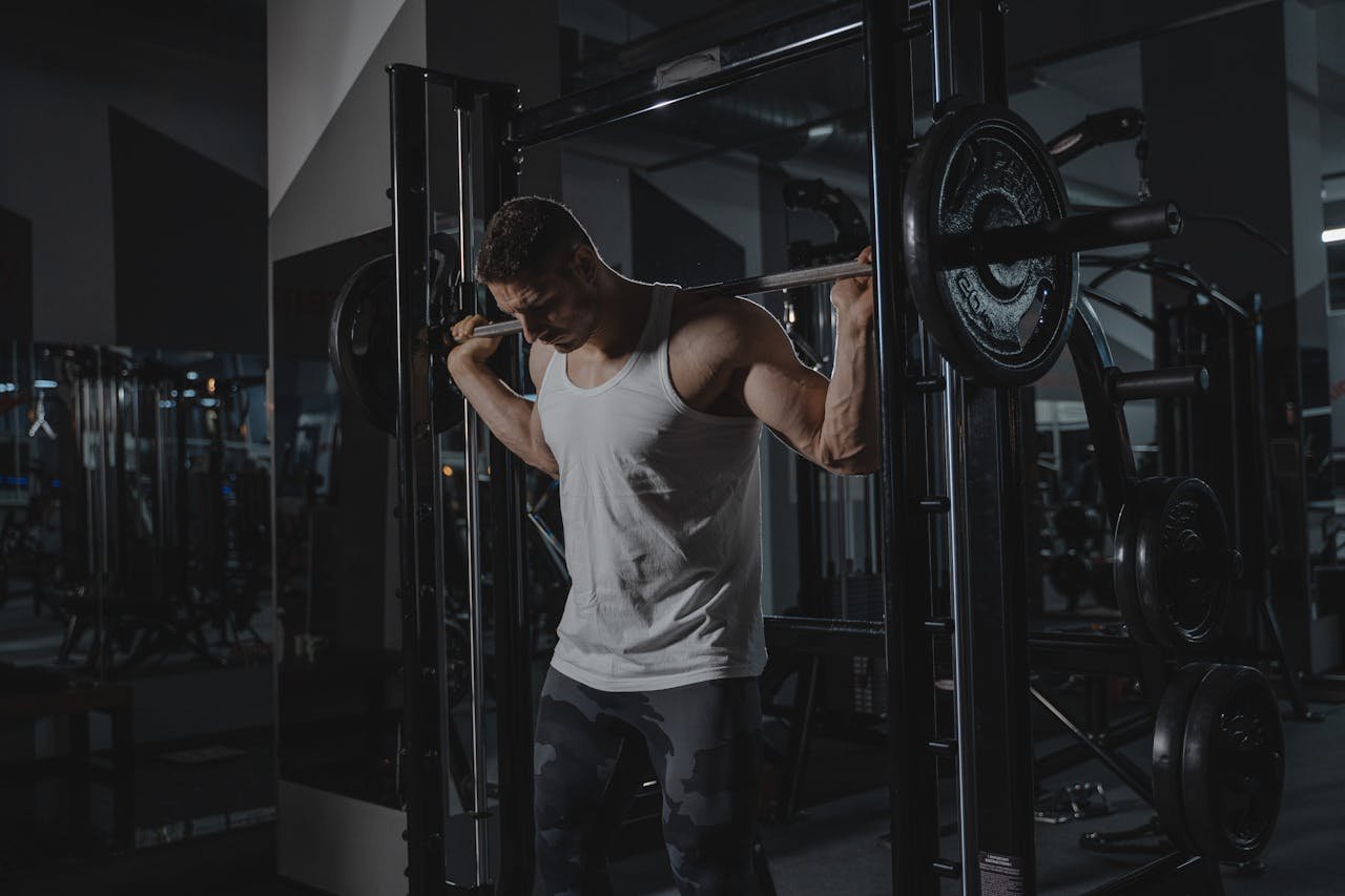 Read more about the article Compound vs Isolation Exercises: Finding the Right Balance for Home Fitness